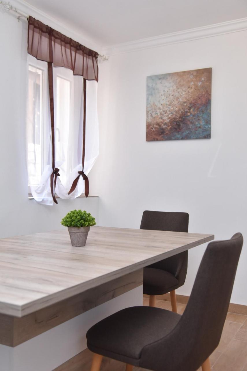 Palm Square 1 Old Town Apt Διαμέρισμα Μπούντβα Εξωτερικό φωτογραφία